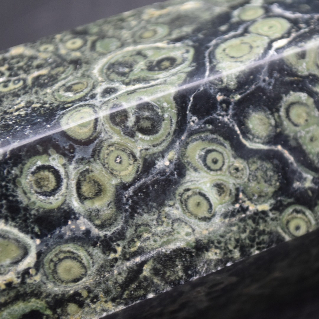 Kambaba Jasper Crystal Point, Tower, Wand - 16.4cm - 794 grams - Image 9