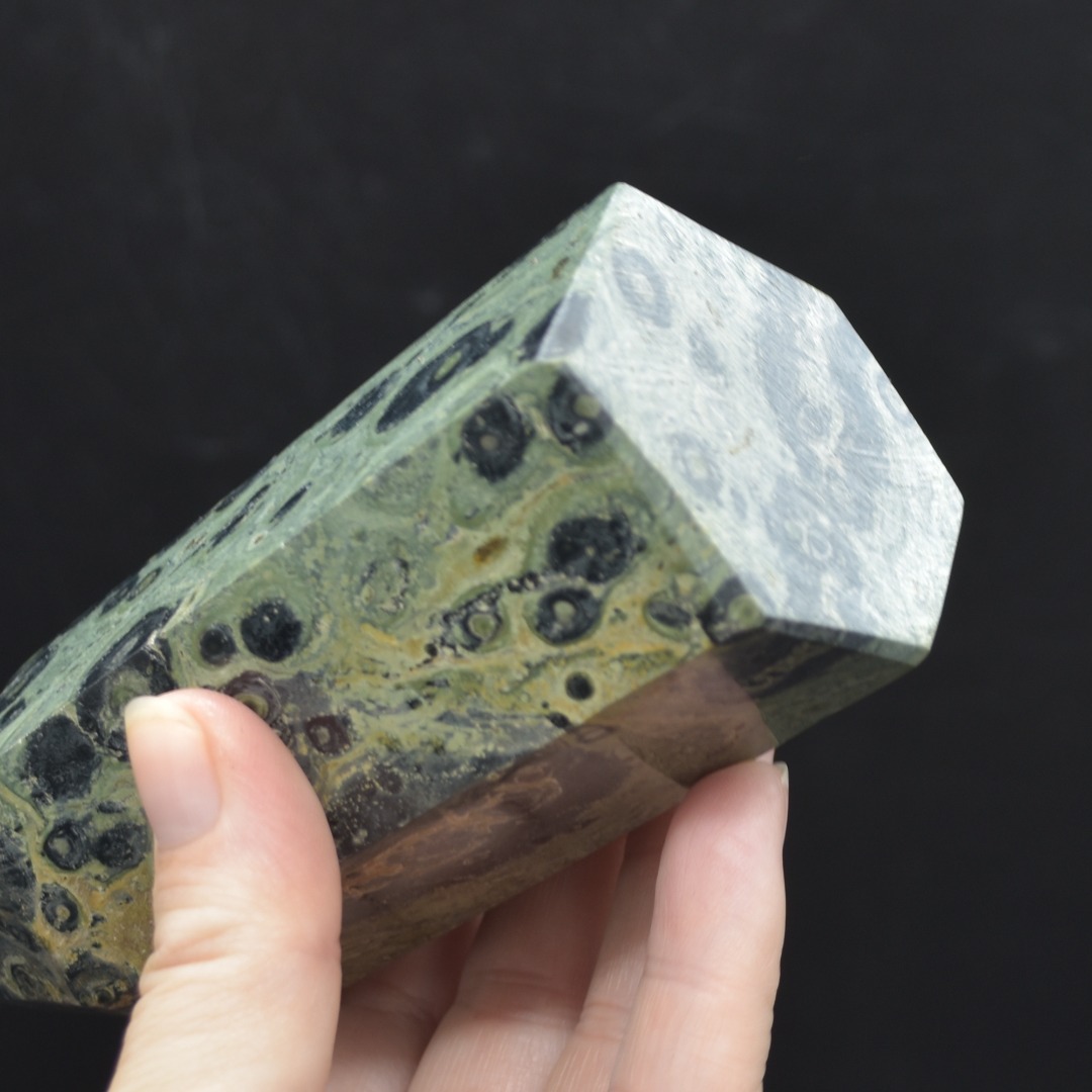 Kambaba Jasper Crystal Point, Tower, Wand - 13cm - 576 grams - Image 4