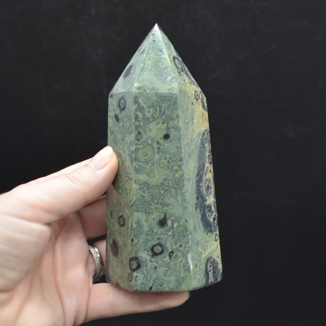 Kambaba Jasper Crystal Point, Tower, Wand - 13cm - 576 grams - Image 9