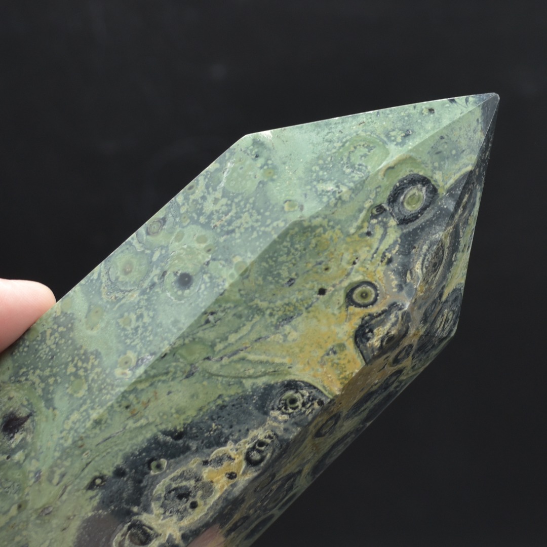 Kambaba Jasper Crystal Point, Tower, Wand - 13cm - 576 grams - Image 3