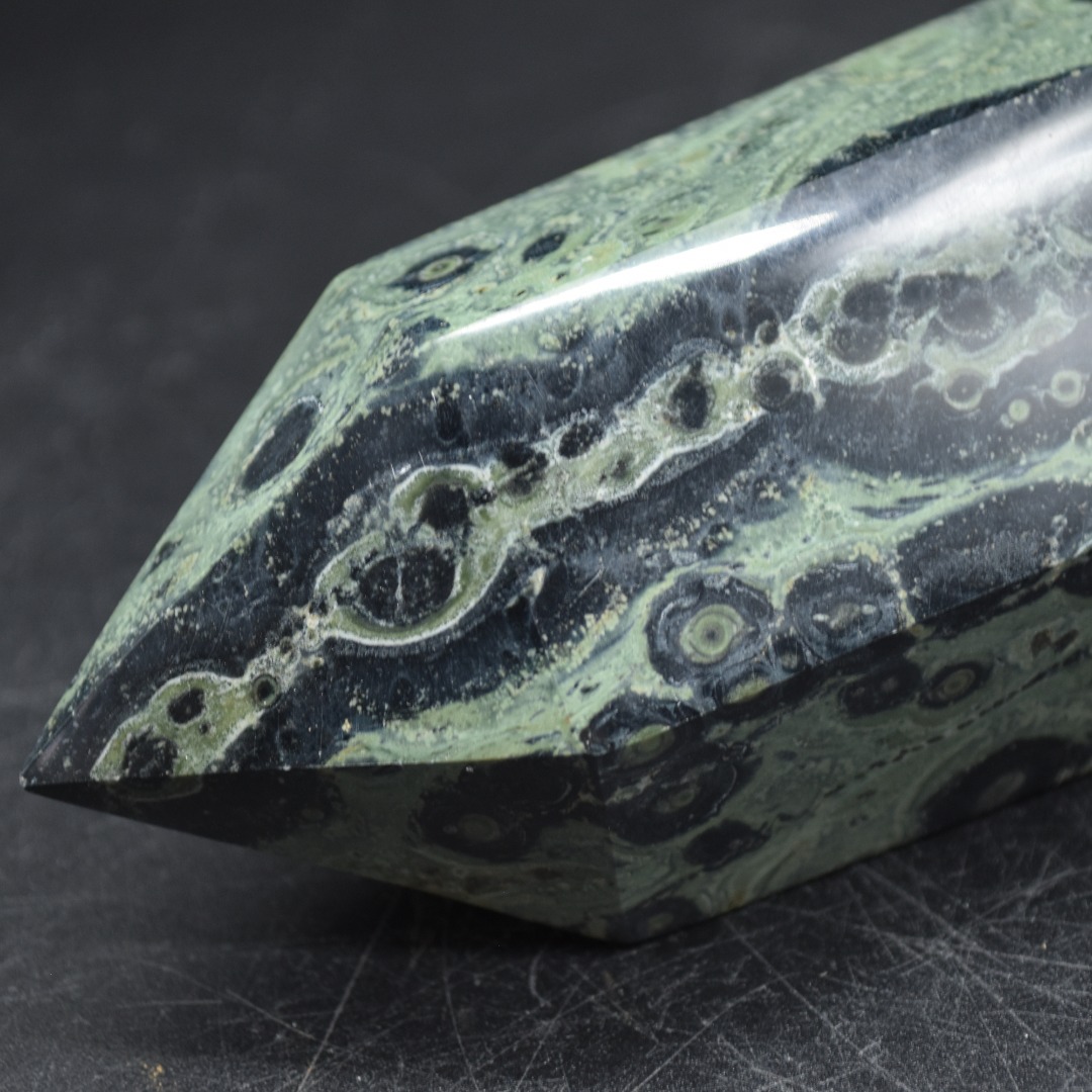 Kambaba Jasper Crystal Point, Tower, Wand - 13cm - 576 grams - Image 5