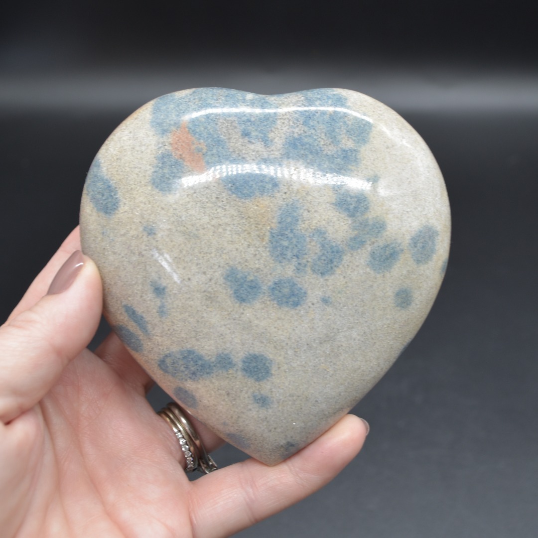 Blue Apatite in Cleavelandite Crystal Puffy Heart - 1 Count - 10cm - 592 grams - Image 5