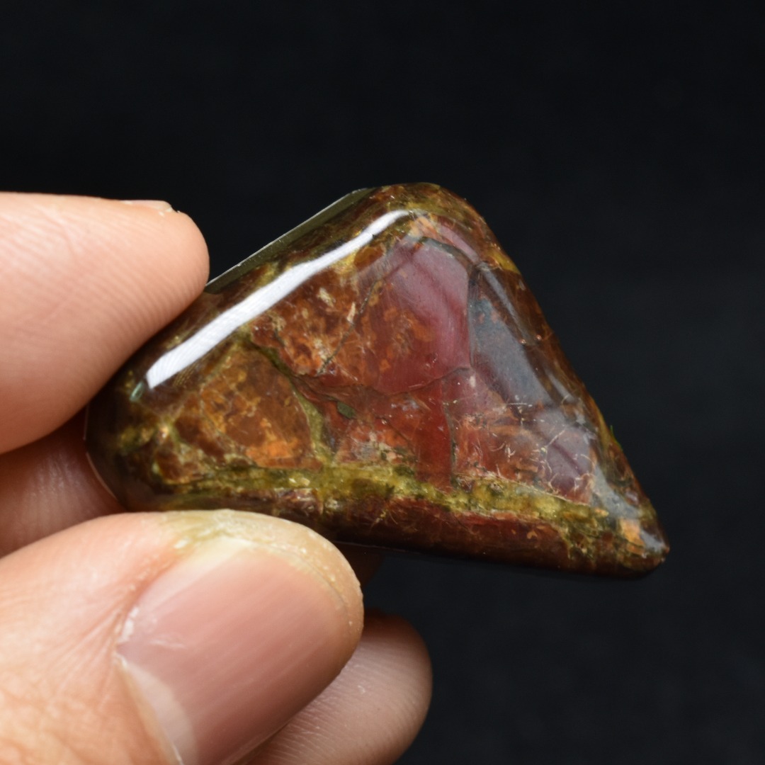 Canadian Natural Ammolite, Ammonite Freeform Polished Cabochon Specimen - 3.9cm x 2.3cm - 9.8 grams - Image 4