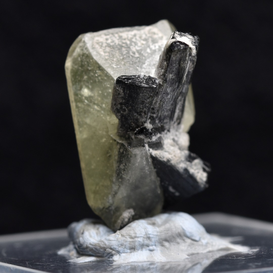Green Herderite with Schorl Black Tourmaline, Rare, Synergy 12, Crystal Specimen - 3.6 grams - Image 4