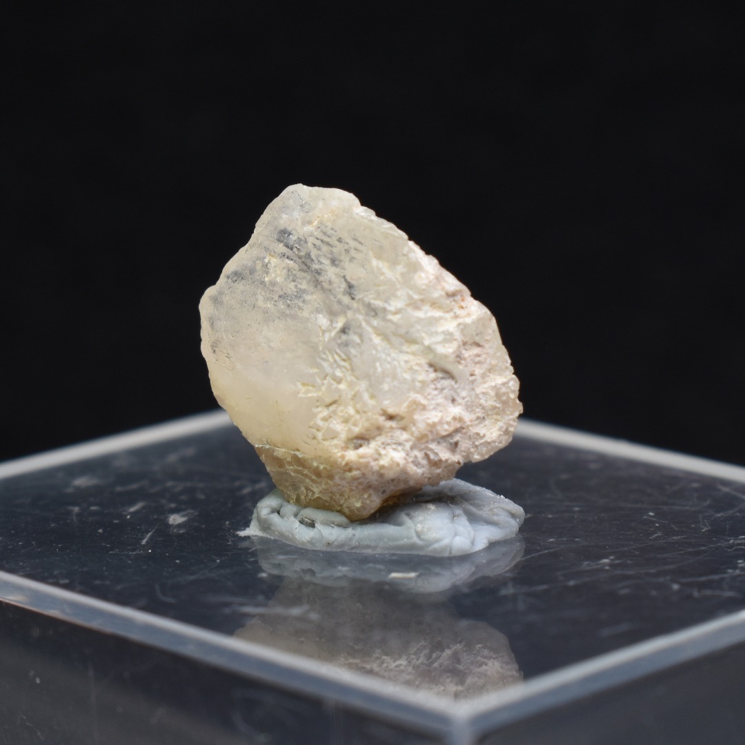 Phenakite, Phenacite RARE Crystal from Ukraine - 6ct, 1.23 grams, 1.4cm - Image 4