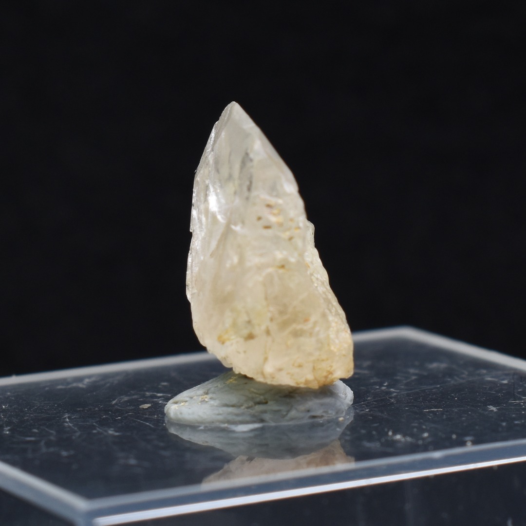 Phenakite, Phenacite RARE Crystal from Ukraine - 9ct, 1.78 grams, 1.7cm - Image 4