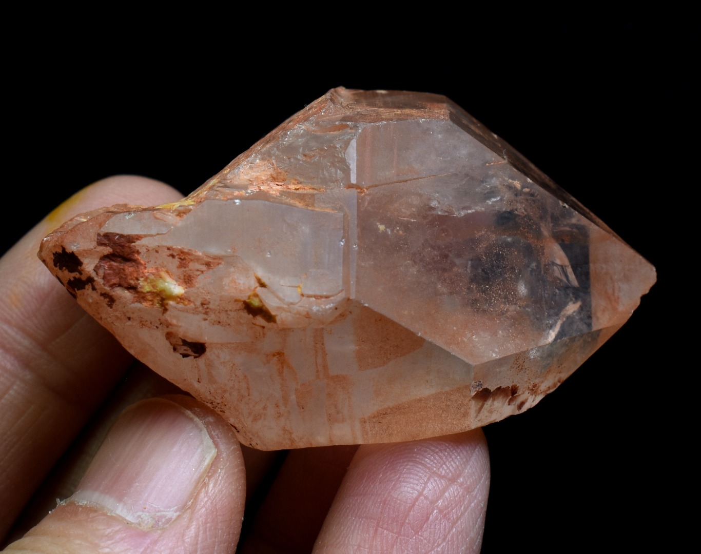 Tangerine Lemurian Quartz Crystal Point, Tower, Wand from Brazil - 5.5cm - 73 grams - Image 3