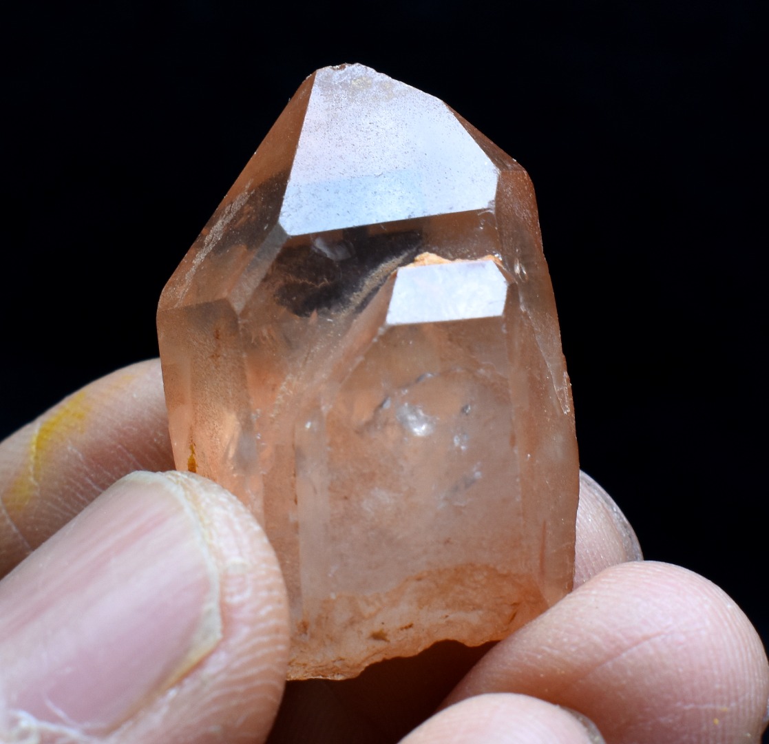 Tangerine Lemurian Quartz Crystal Point, Tower, Wand from Brazil - 3cm - 11 grams - Image 3