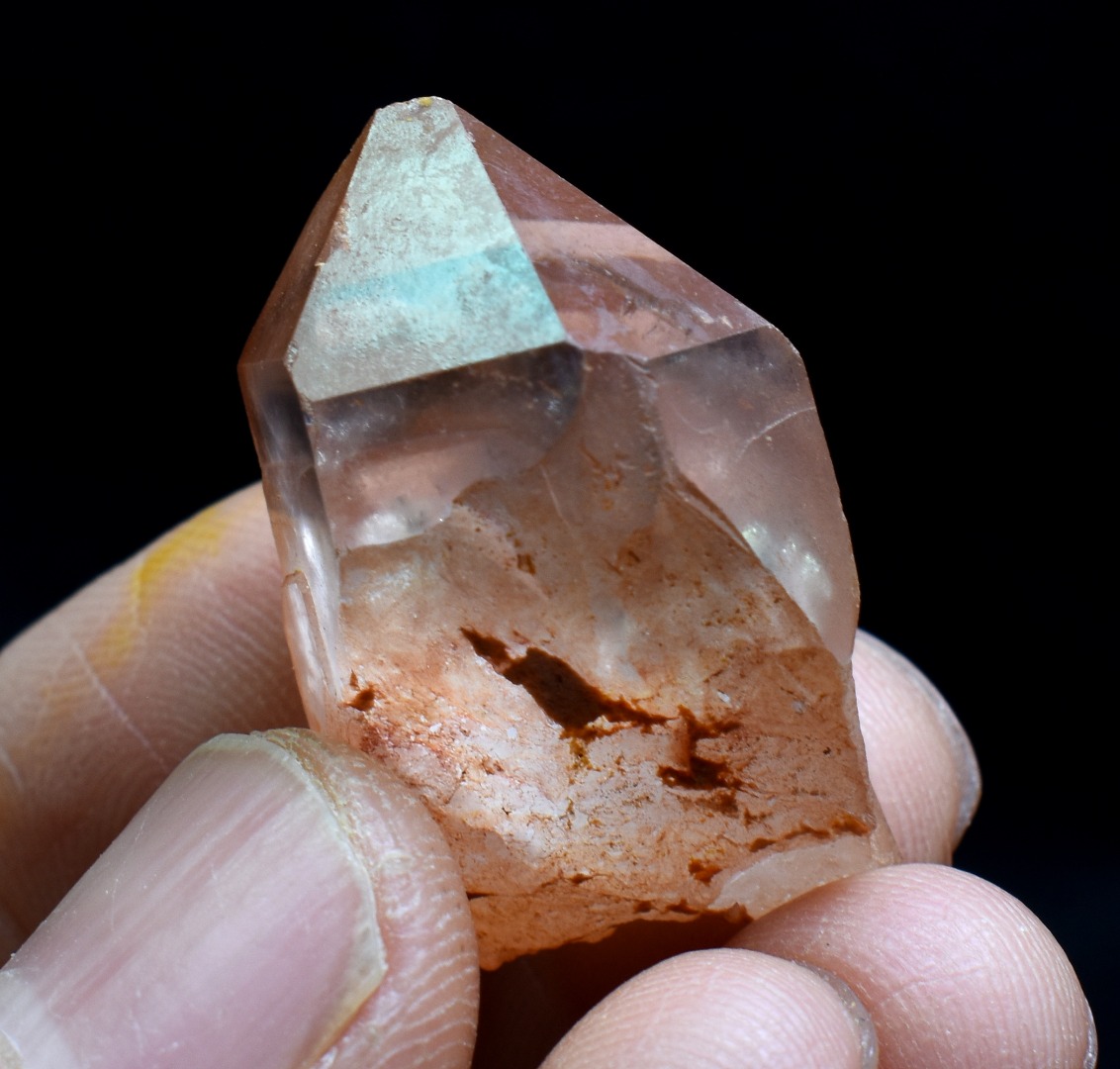 Tangerine Lemurian Quartz Crystal Point, Tower, Wand from Brazil - 3cm - 11 grams - Image 4