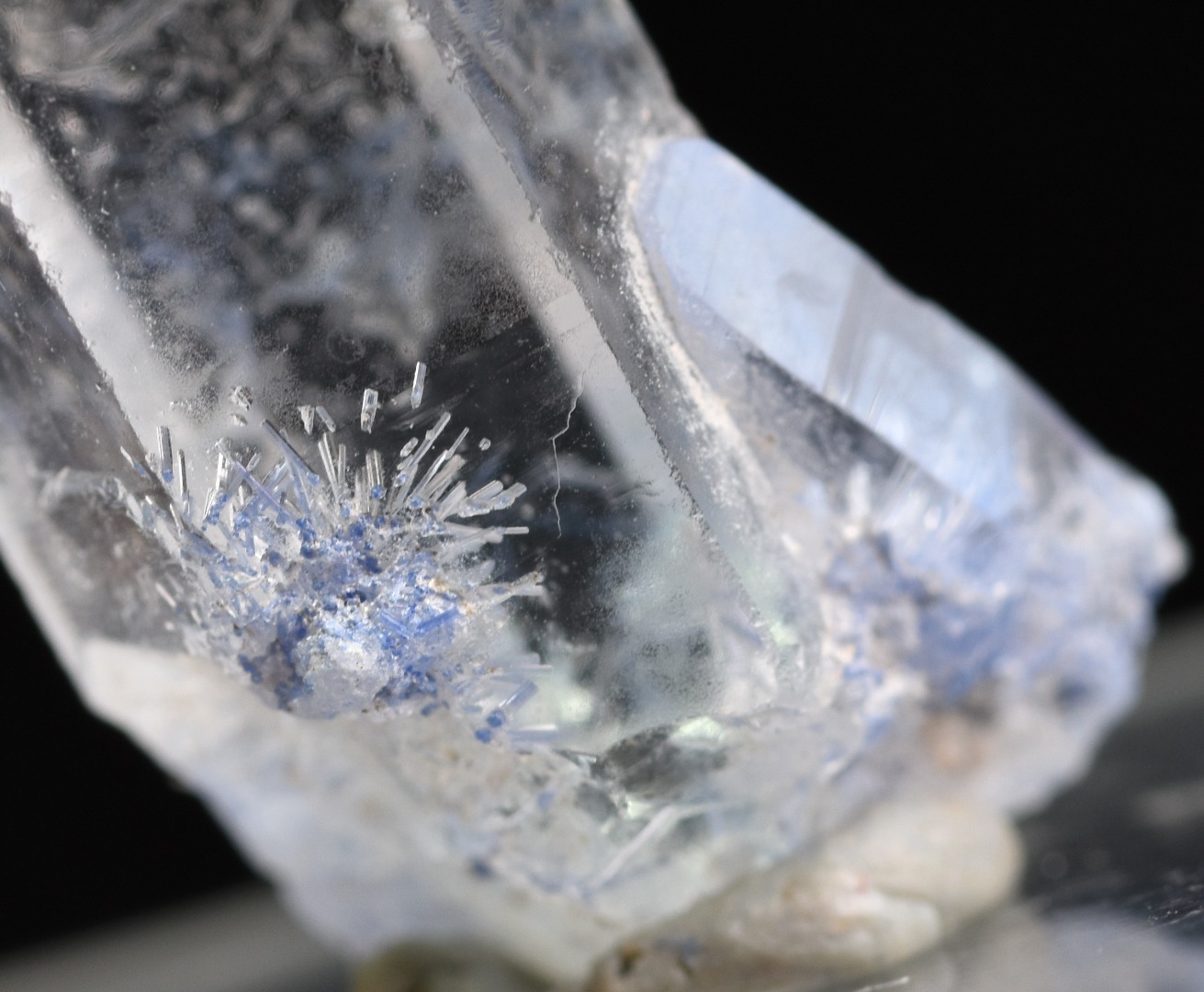 Natural Dumortierite in Clear Quartz Inclusion Raw Crystal Specimen from Brazil - 1.82 grams - 2cm - Image 6