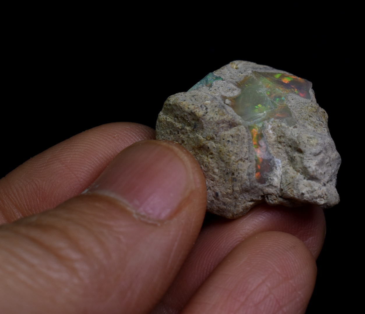 Large Ethiopian Welo Rough Opal Top Grade Specimen - 34ct weight #113 - Image 8