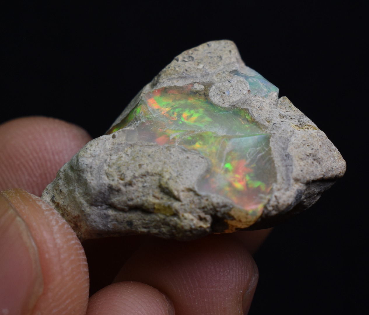 Large Ethiopian Welo Rough Opal Top Grade Specimen - 34ct weight #113 - Image 4