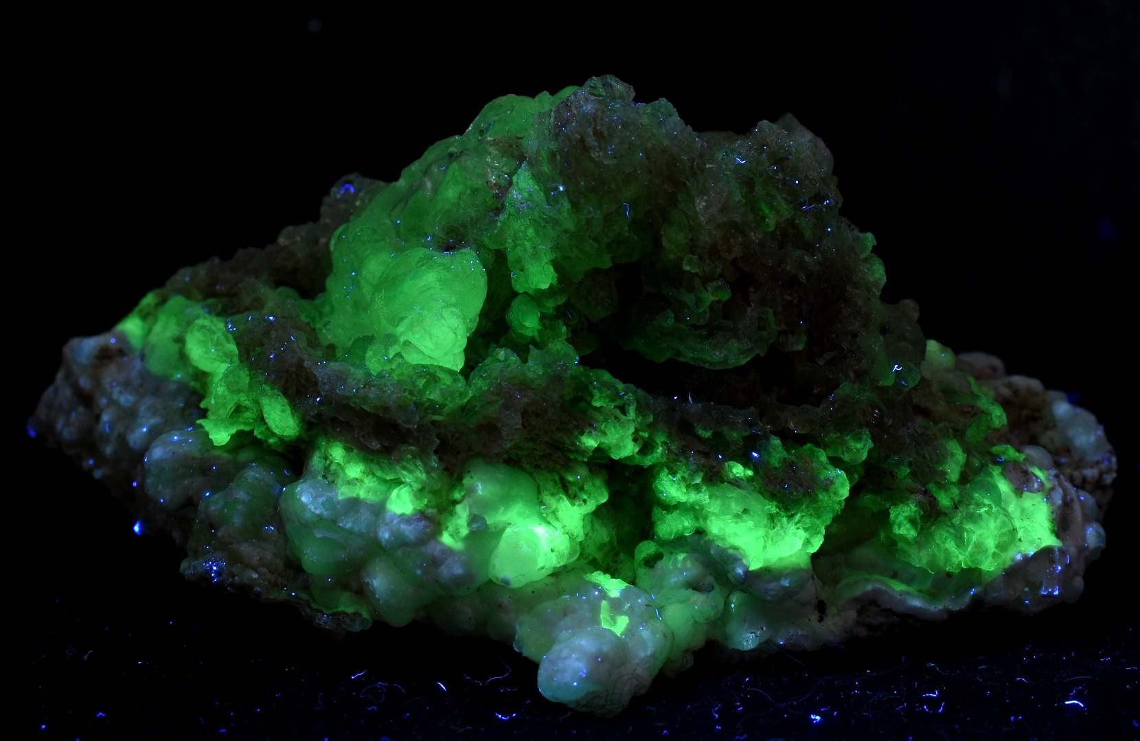 Mexican Hyalite Opal Collector Grade Specimen Stone on Chalcedony Agate - UV Reactive Fluorescent - 55 grams #06 - Image 7
