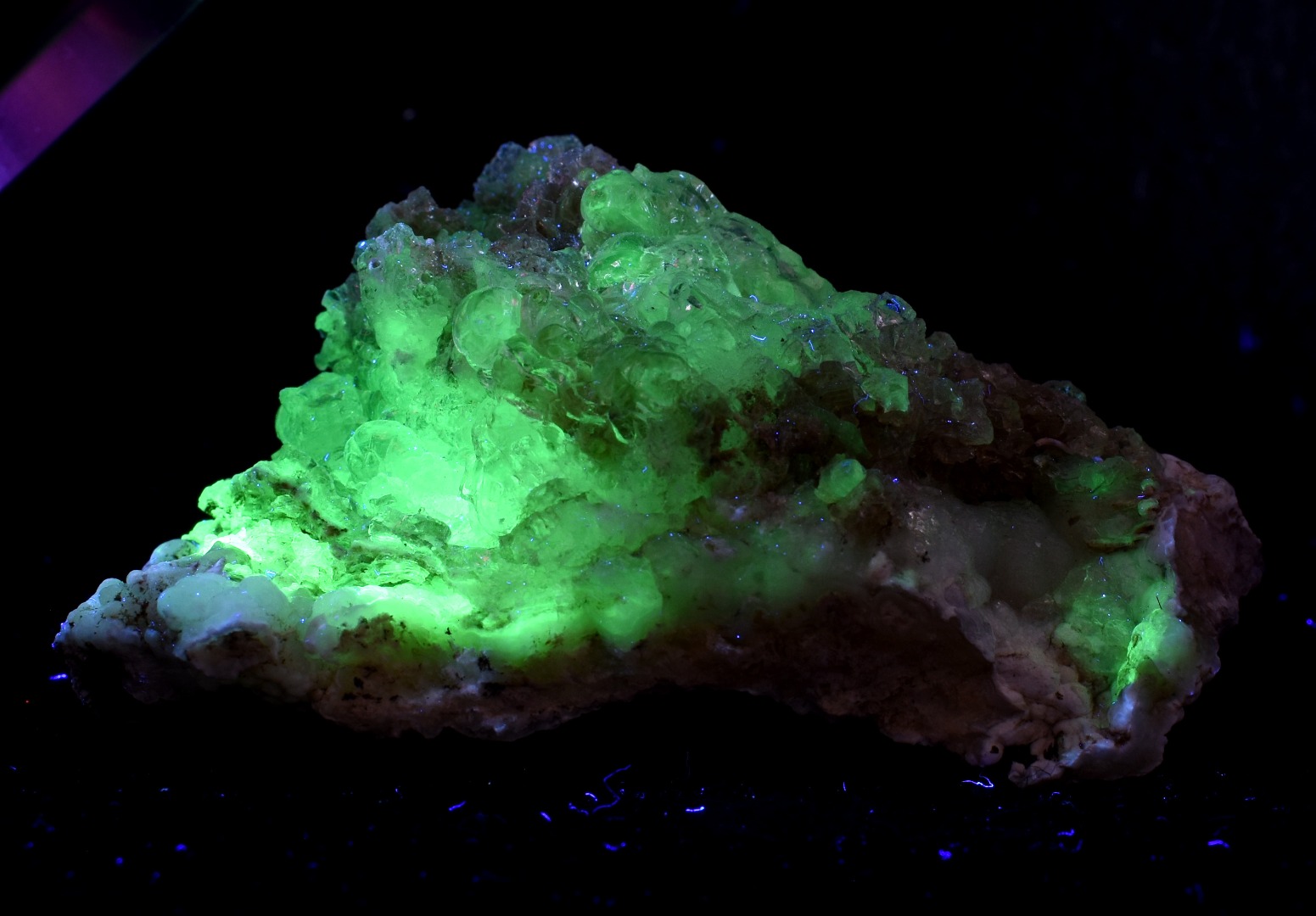 Mexican Hyalite Opal Collector Grade Specimen Stone on Chalcedony Agate - UV Reactive Fluorescent - 55 grams #06 - Image 6