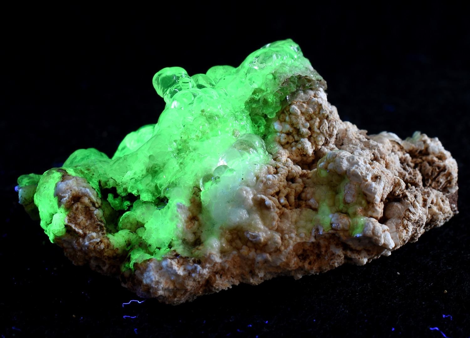 Mexican Hyalite Opal Collector Grade Specimen Stone on Chalcedony Agate - UV Reactive Fluorescent - 33 grams #10 - Image 8