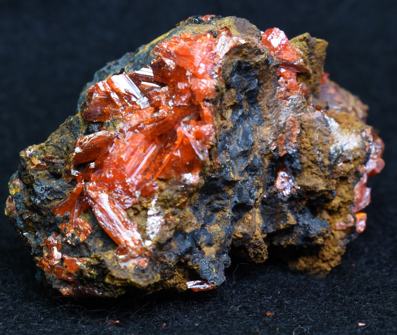 Crocoite Rare Mineral, from Red Lead Mine, Tasmania, Australia - 40 grams - 4cm #15 - Image 2