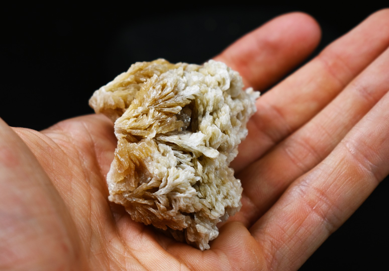 Barite, Baryte Crystal Cluster Mineral From Los Angeles County California USA - 91 grams - Image 7