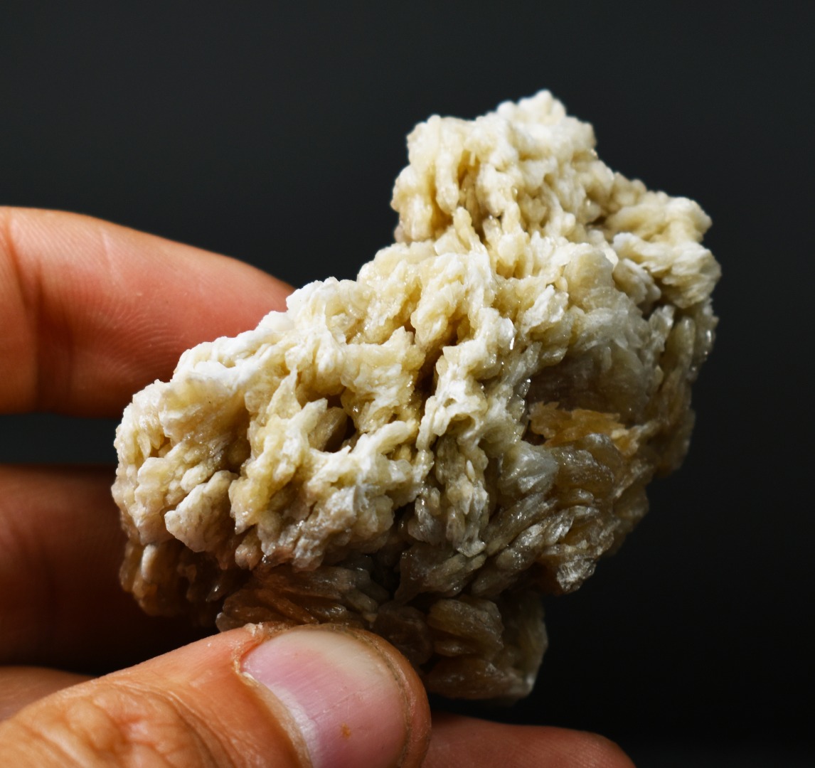 Barite, Baryte Crystal Cluster Mineral From Los Angeles County California USA - 91 grams - Image 4