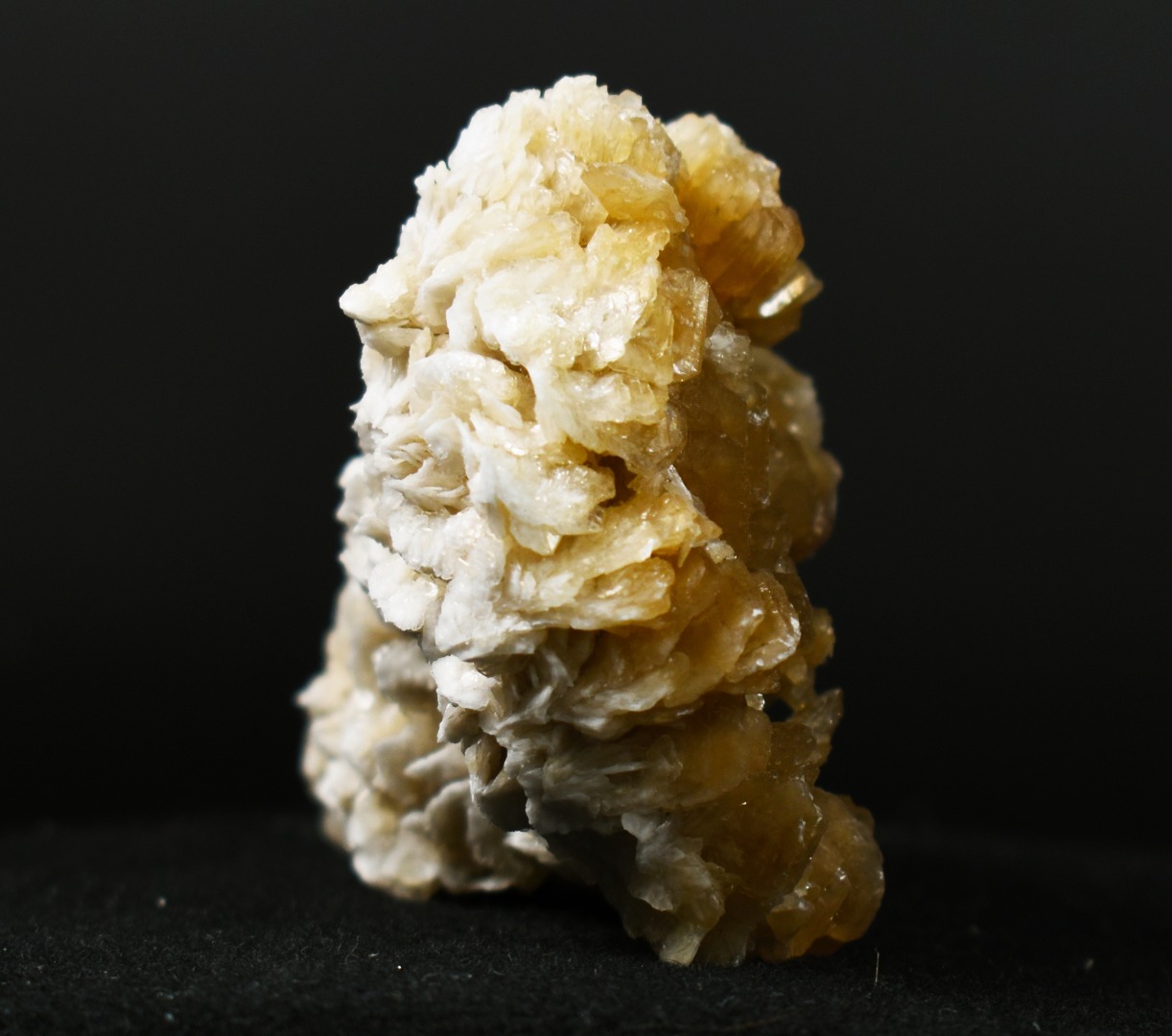 Barite, Baryte Crystal Cluster Mineral From Los Angeles County California USA - 87 grams - Image 4