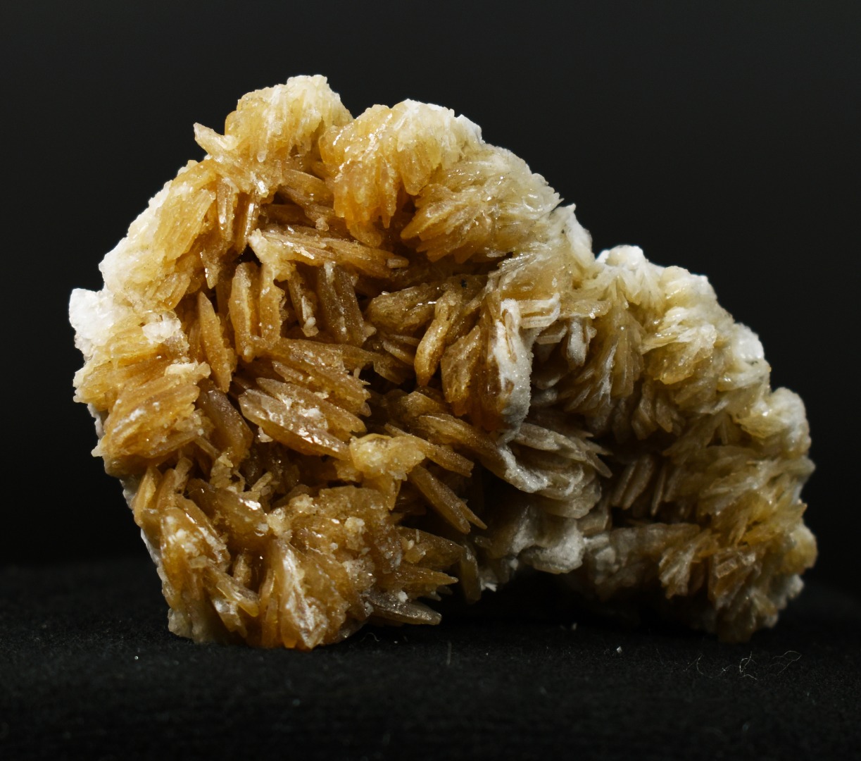 Barite, Baryte Crystal Cluster Mineral From Los Angeles County California USA - 87 grams - Image 3