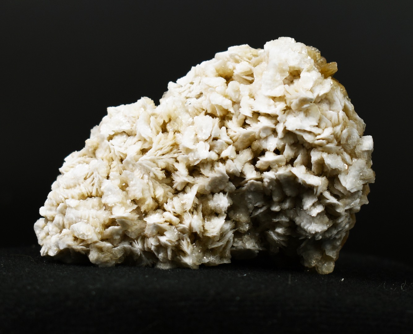Barite, Baryte Crystal Cluster Mineral From Los Angeles County California USA - 87 grams - Image 2