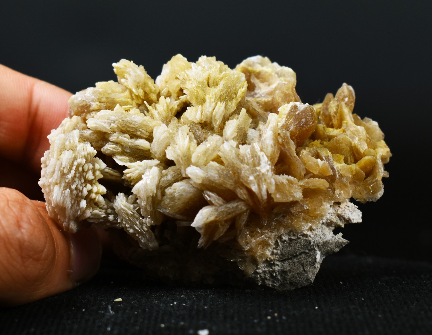 Barite, Baryte Crystal Cluster Mineral From Los Angeles County California USA - 80 grams - Image 3