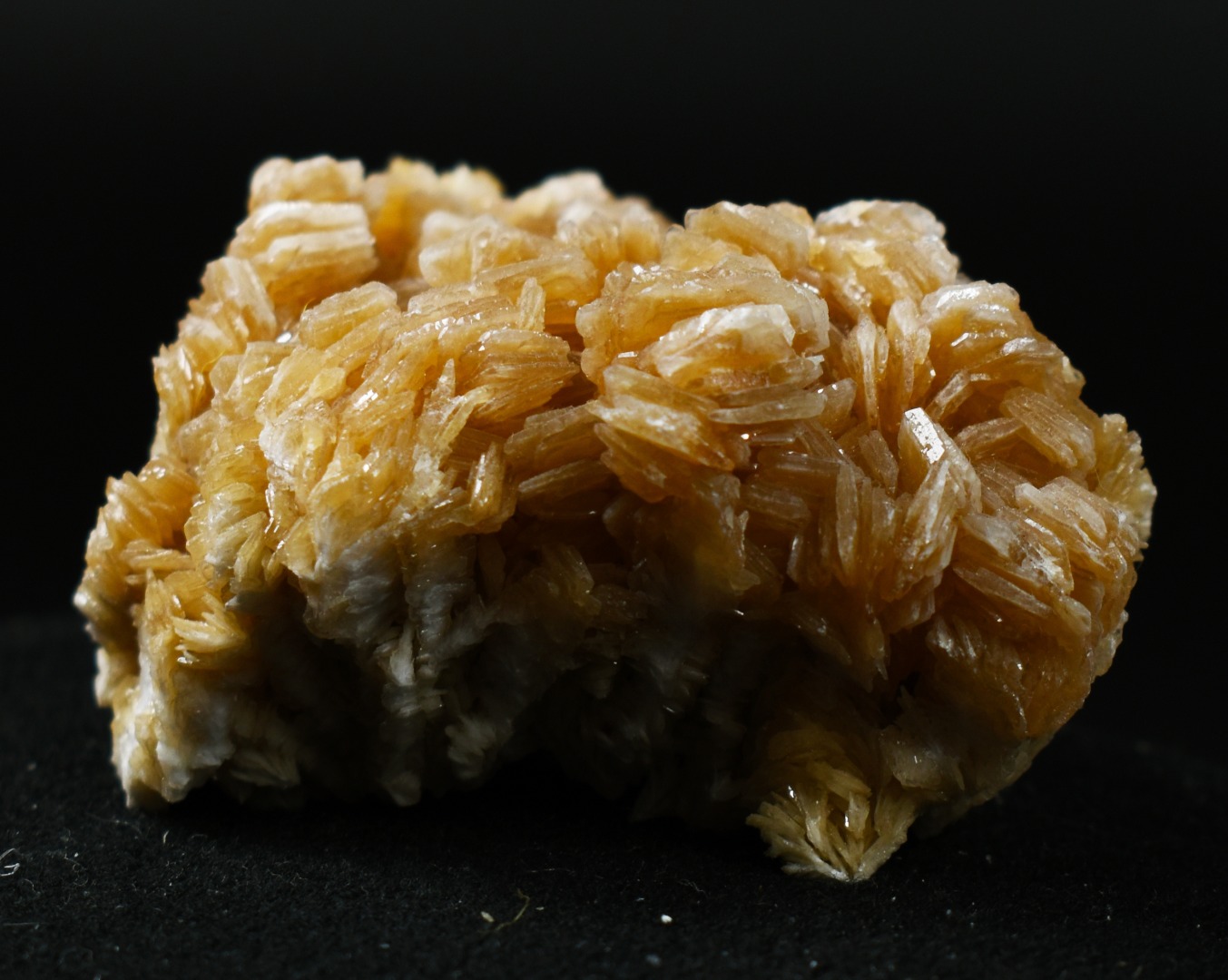 Barite, Baryte Crystal Cluster Mineral From Los Angeles County California USA - 117 grams - Image 3