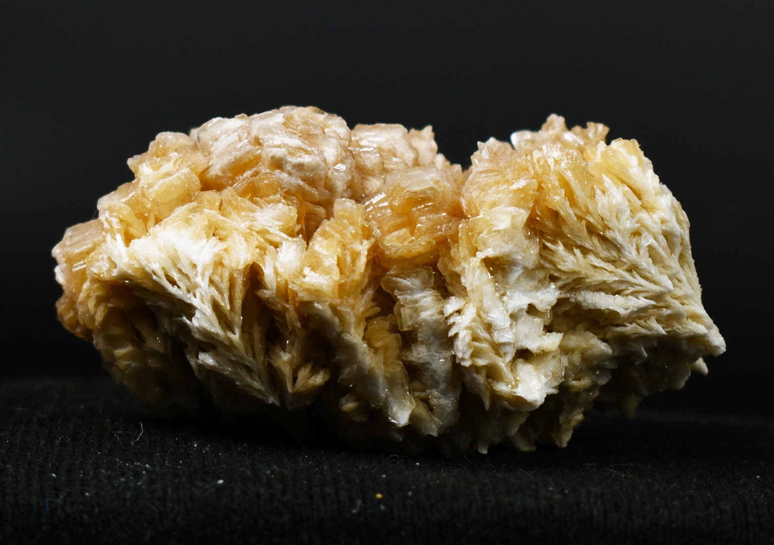 Barite, Baryte Crystal Cluster Mineral From Los Angeles County California USA - 117 grams - Image 4