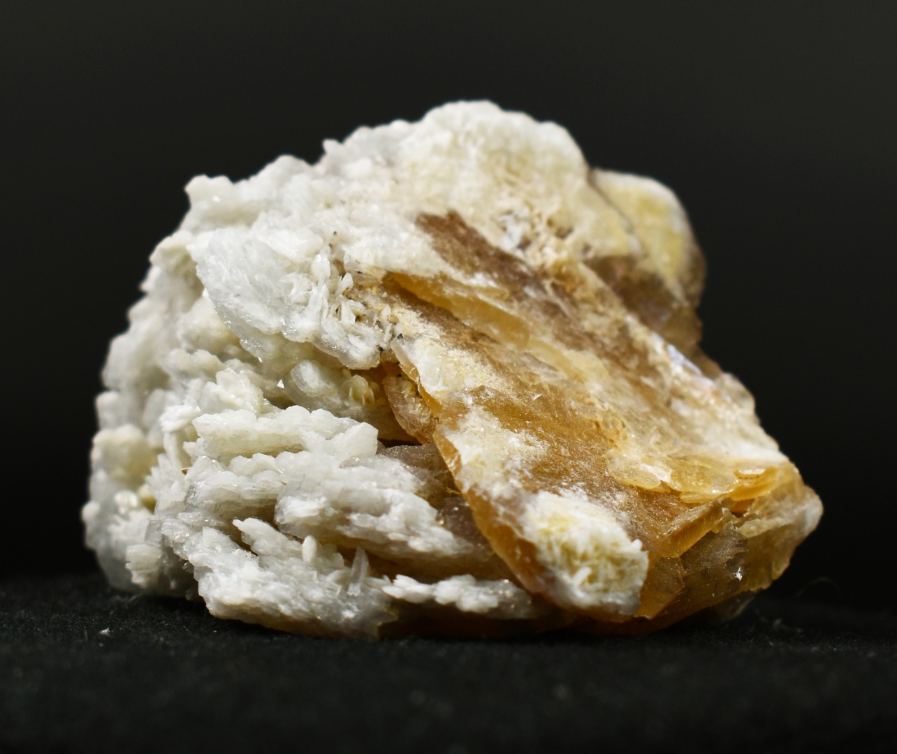 Barite, Baryte Crystal Cluster Mineral From Los Angeles County California USA - 108 grams - Image 2