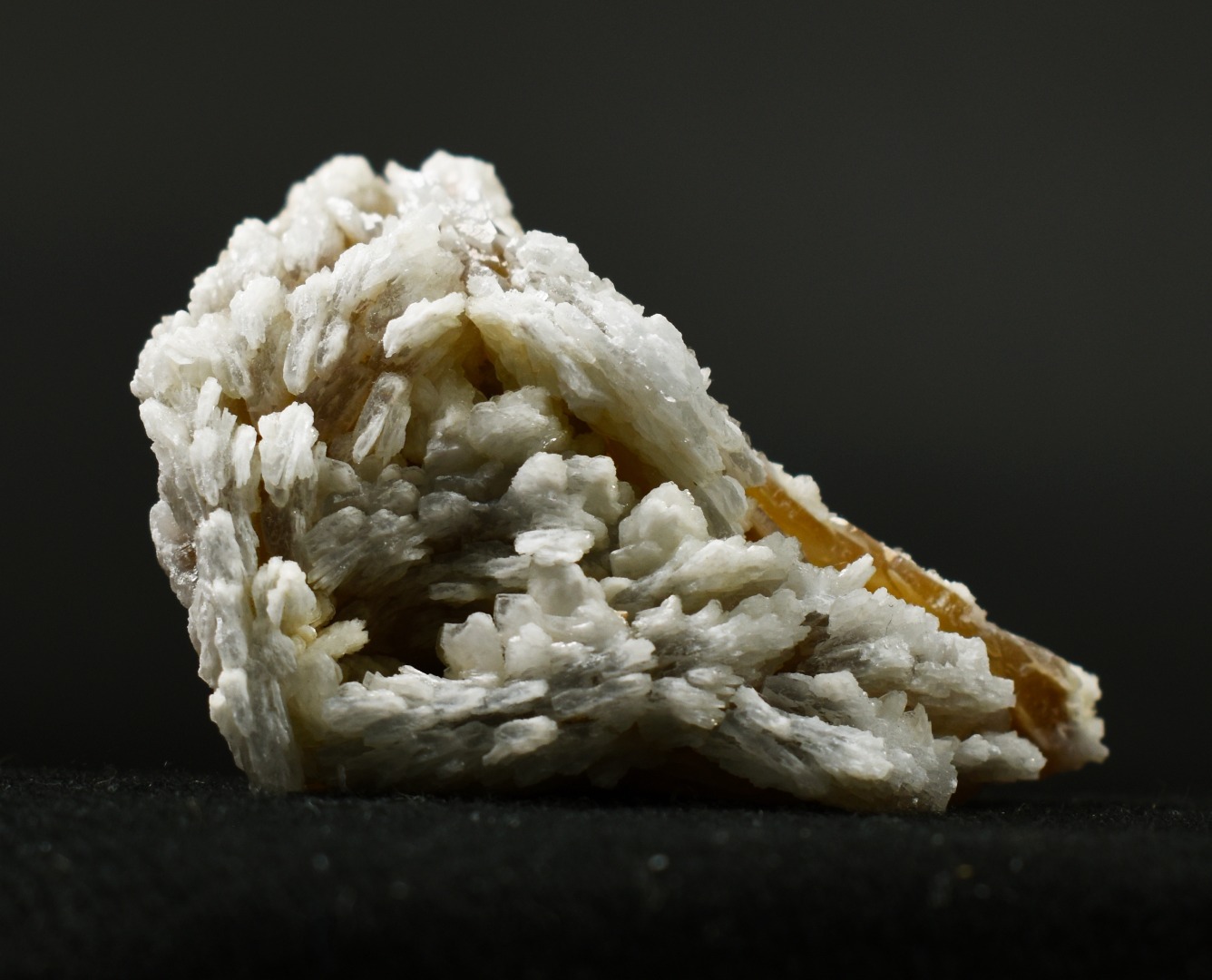 Barite, Baryte Crystal Cluster Mineral From Los Angeles County California USA - 108 grams