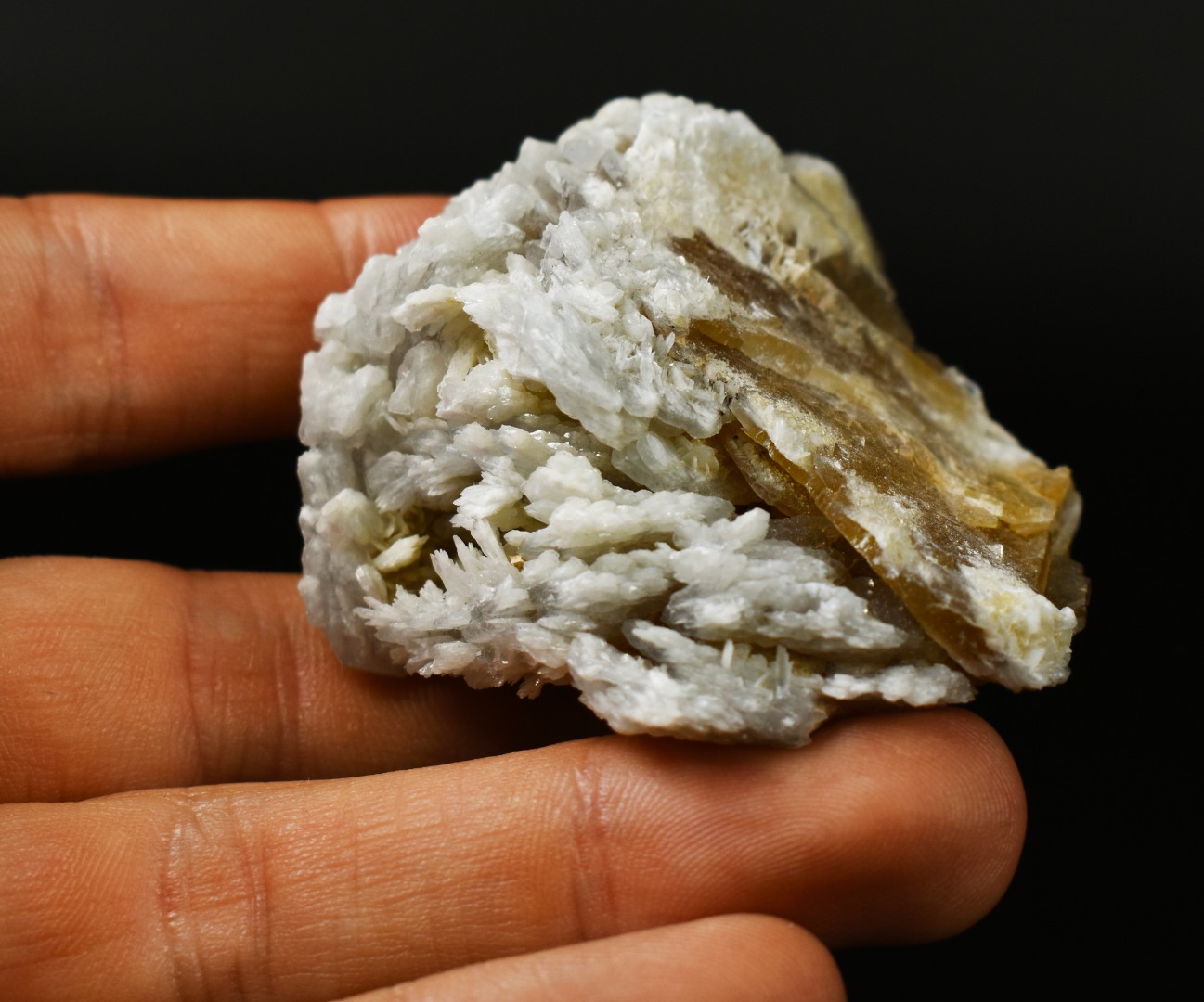Barite, Baryte Crystal Cluster Mineral From Los Angeles County California USA - 108 grams - Image 5
