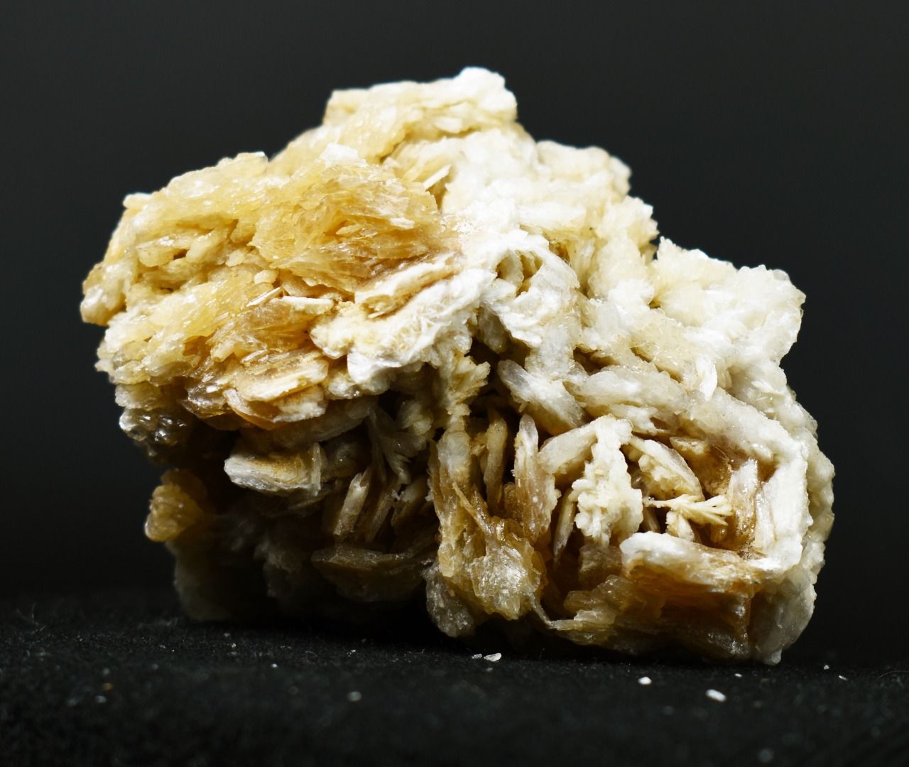 Barite, Baryte Crystal Cluster Mineral From Los Angeles County California USA - 160 grams - Image 3