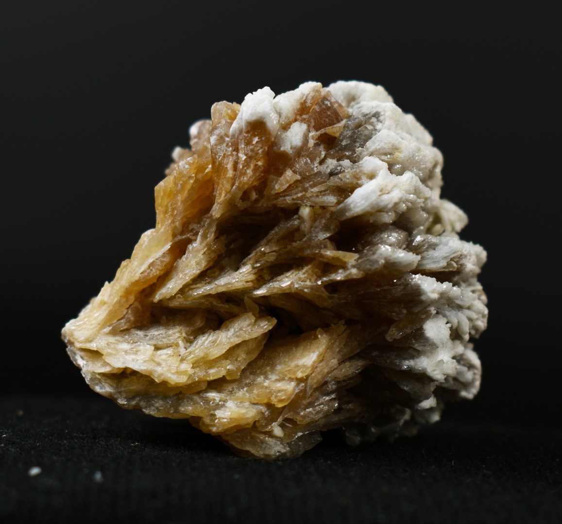 Barite, Baryte Crystal Cluster Mineral From Los Angeles County California USA - 98 grams - Image 3