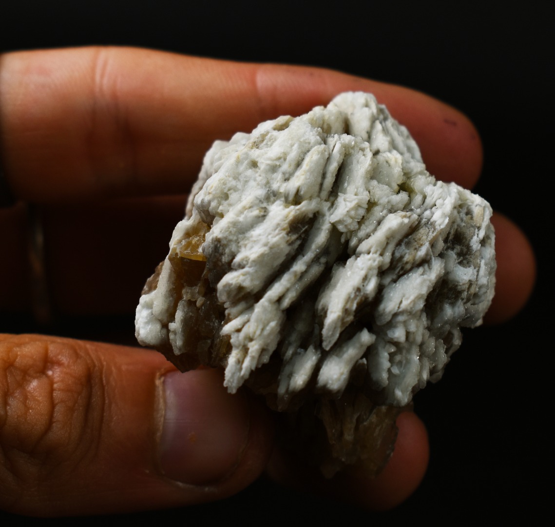 Barite, Baryte Crystal Cluster Mineral From Los Angeles County California USA - 98 grams - Image 4