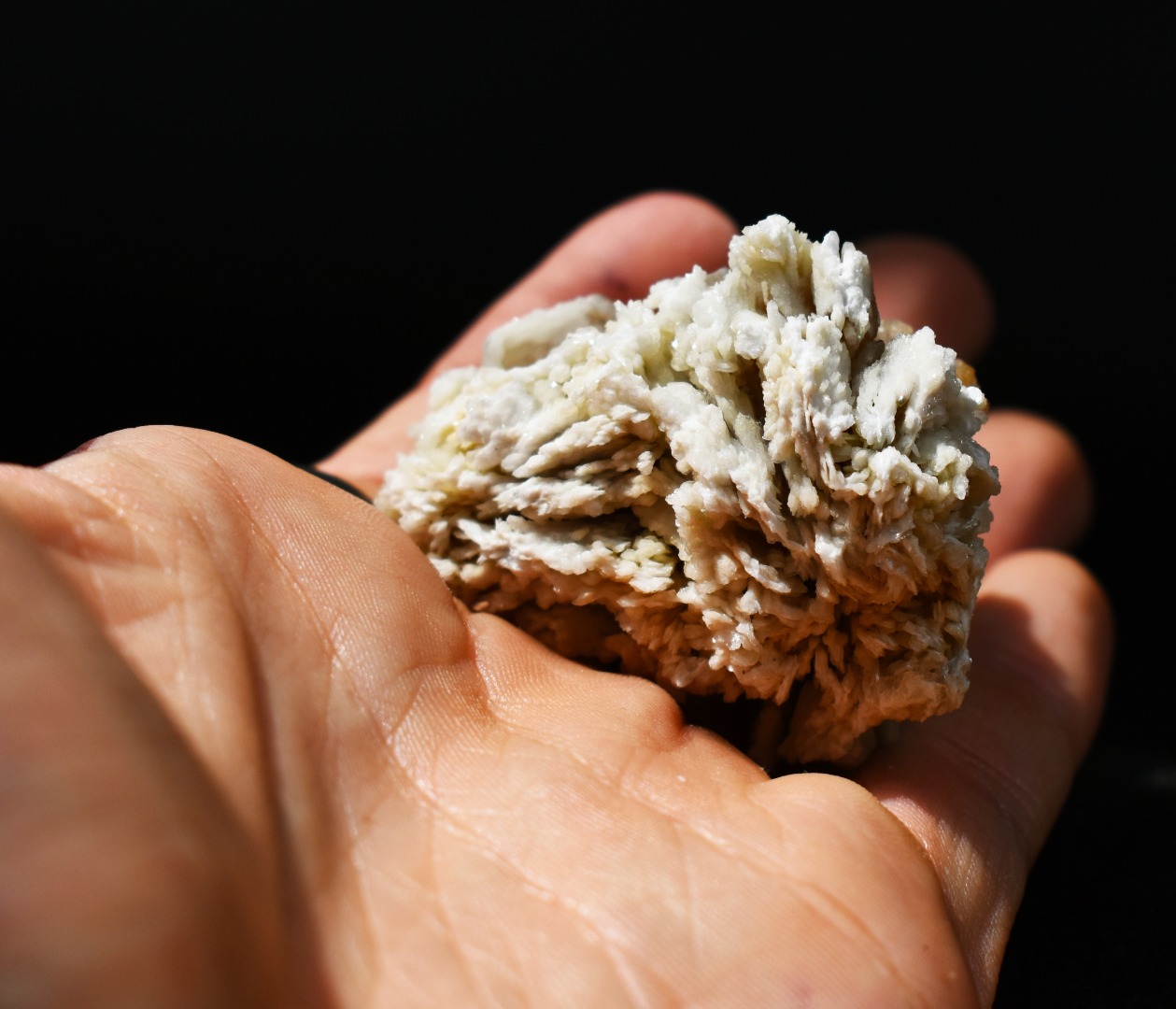 Barite, Baryte Crystal Cluster Mineral From Los Angeles County California USA - 78 grams - Image 5