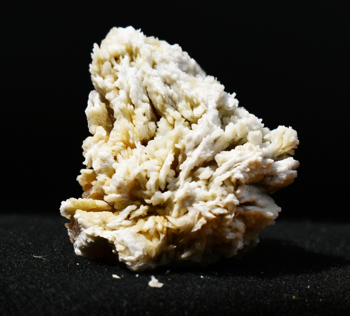 Barite, Baryte Crystal Cluster Mineral From Los Angeles County California USA - 78 grams