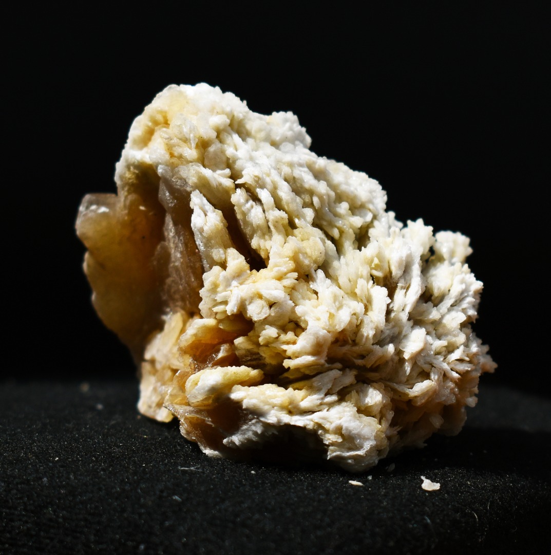 Barite, Baryte Crystal Cluster Mineral From Los Angeles County California USA - 78 grams - Image 4