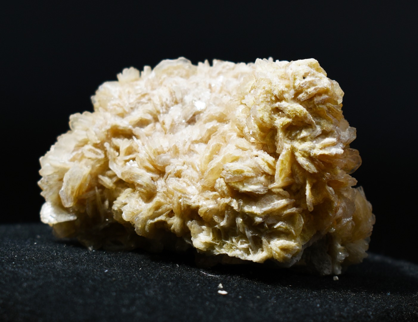 Barite, Baryte Crystal Cluster Mineral From Los Angeles County California USA - 91 grams - Image 4