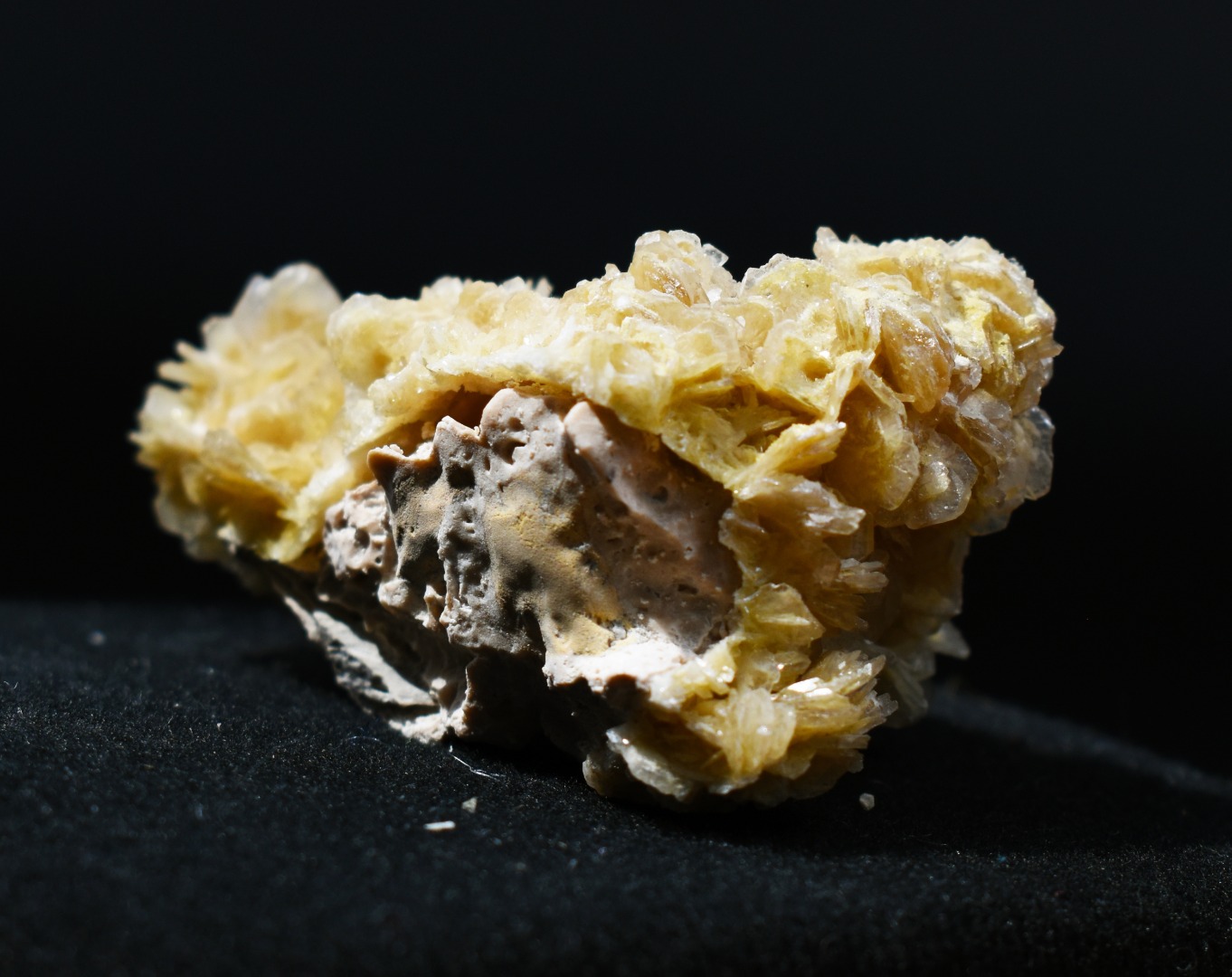 Barite, Baryte Crystal Cluster Mineral From Los Angeles County California USA - 91 grams - Image 3