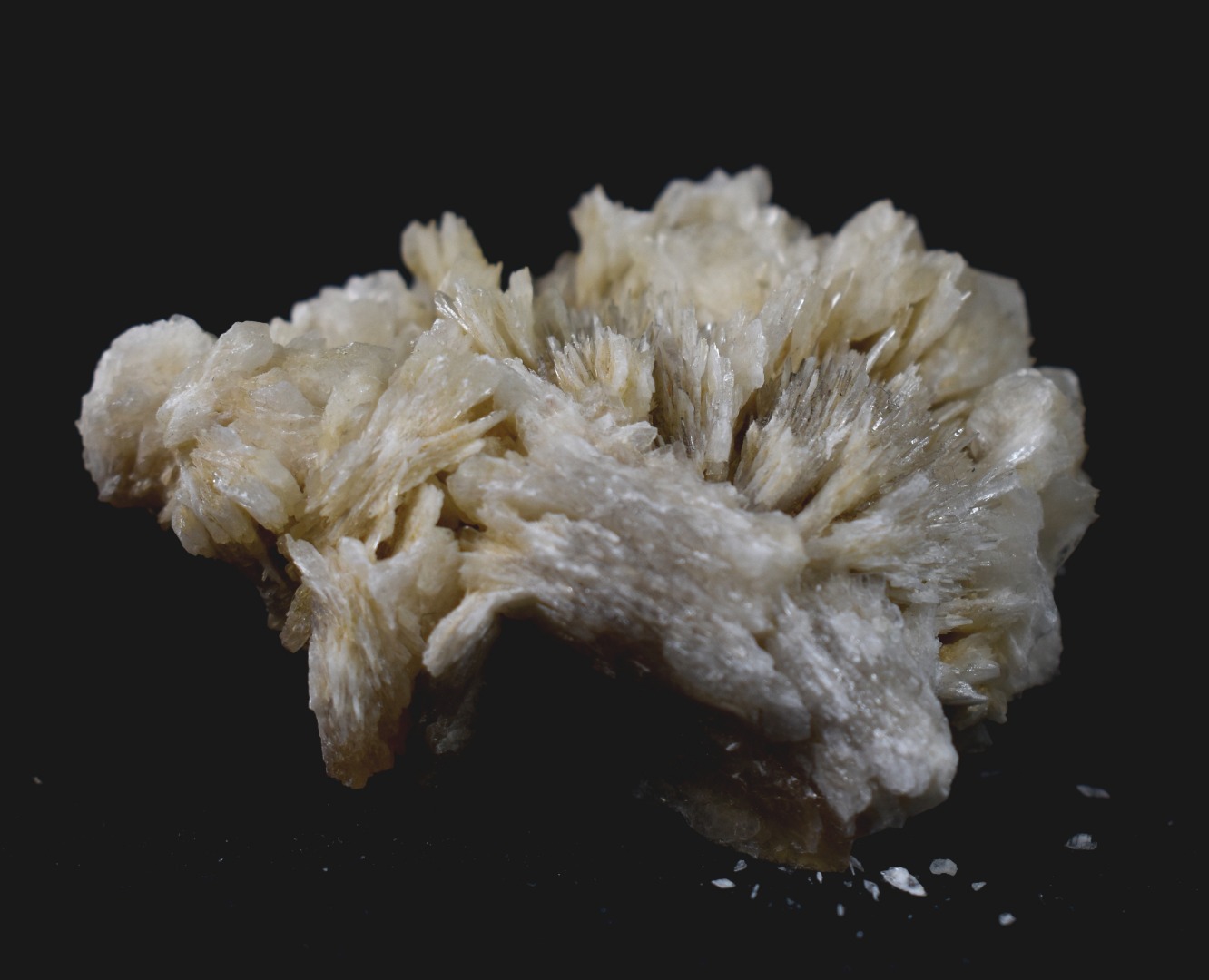 Barite, Baryte Crystal Cluster Mineral From Los Angeles County California USA - 98 grams - Image 2
