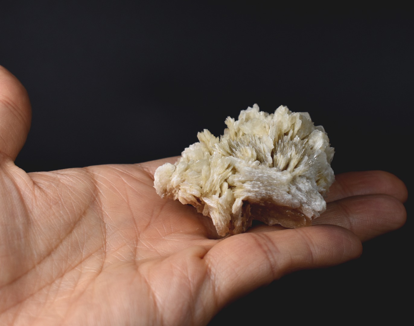 Barite, Baryte Crystal Cluster Mineral From Los Angeles County California USA - 98 grams - Image 5