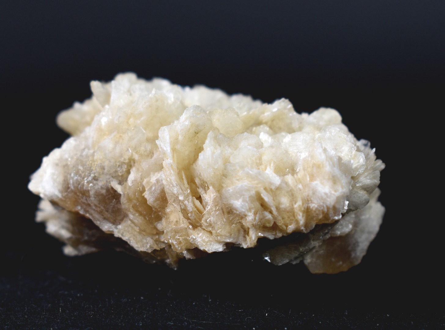 Barite, Baryte Crystal Cluster Mineral From Los Angeles County California USA - 98 grams - Image 4