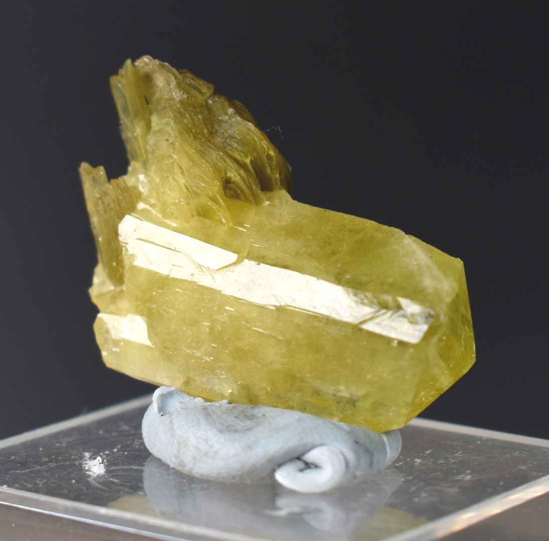 Brazilianite Crystal Cluster with Muscovite - from Linopolis, Minas Gerais, Brazil, museum quality, 9.8g - Image 6