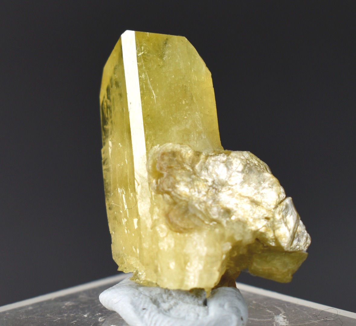 Brazilianite Crystal Cluster with Muscovite - from Linopolis, Minas Gerais, Brazil, museum quality, 9.8g - Image 5