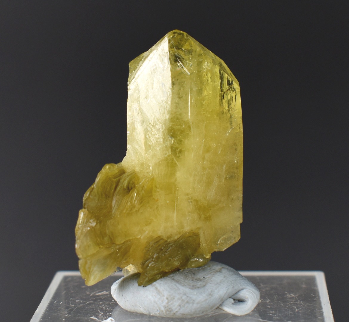 Brazilianite Crystal Cluster with Muscovite - from Linopolis, Minas Gerais, Brazil, museum quality, 9.8g - Image 3
