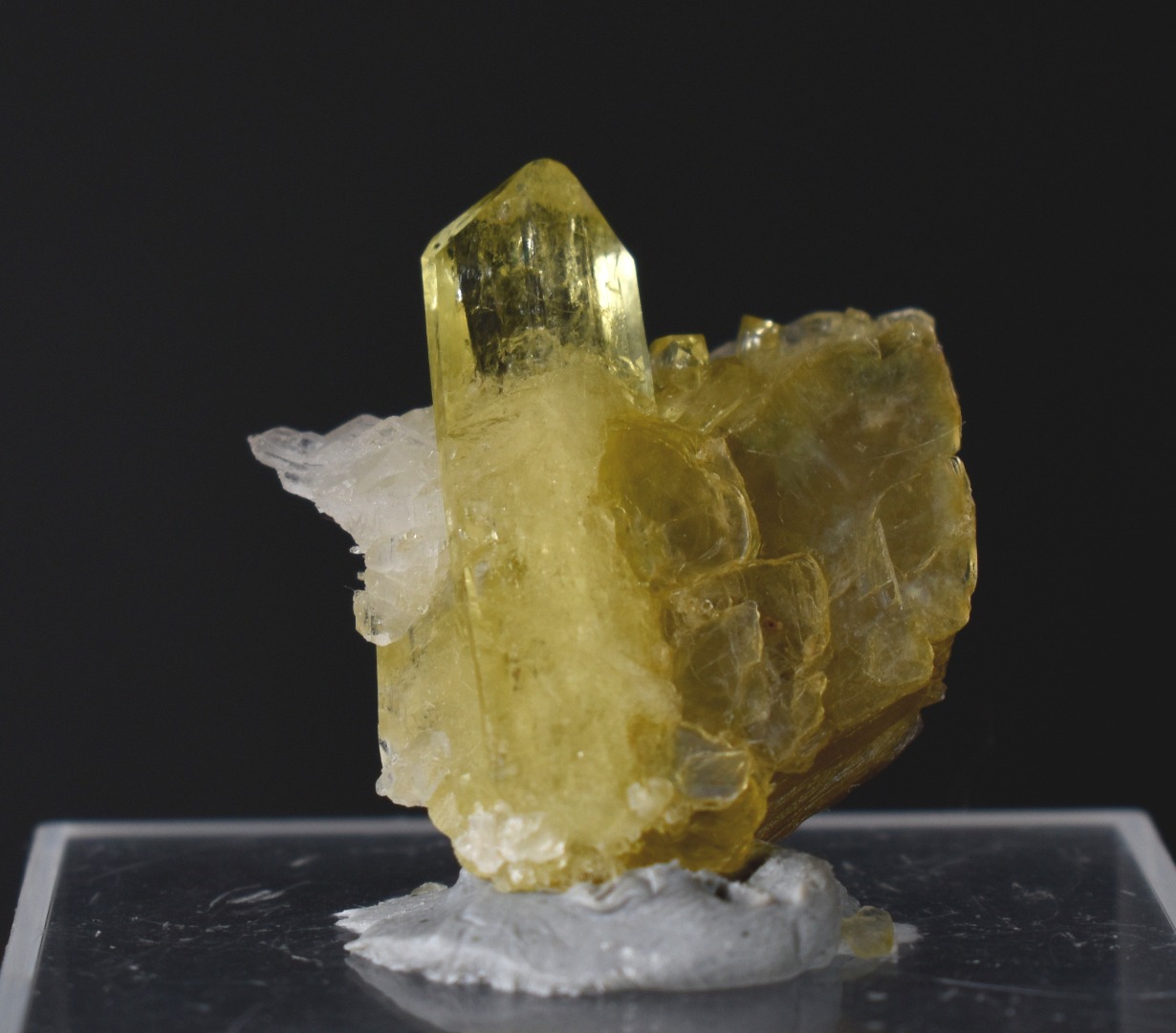 Brazilianite Crystal Cluster with Albite & Muscovite - from Linopolis, Minas Gerais, Brazil, museum quality, 4.7g - Image 2