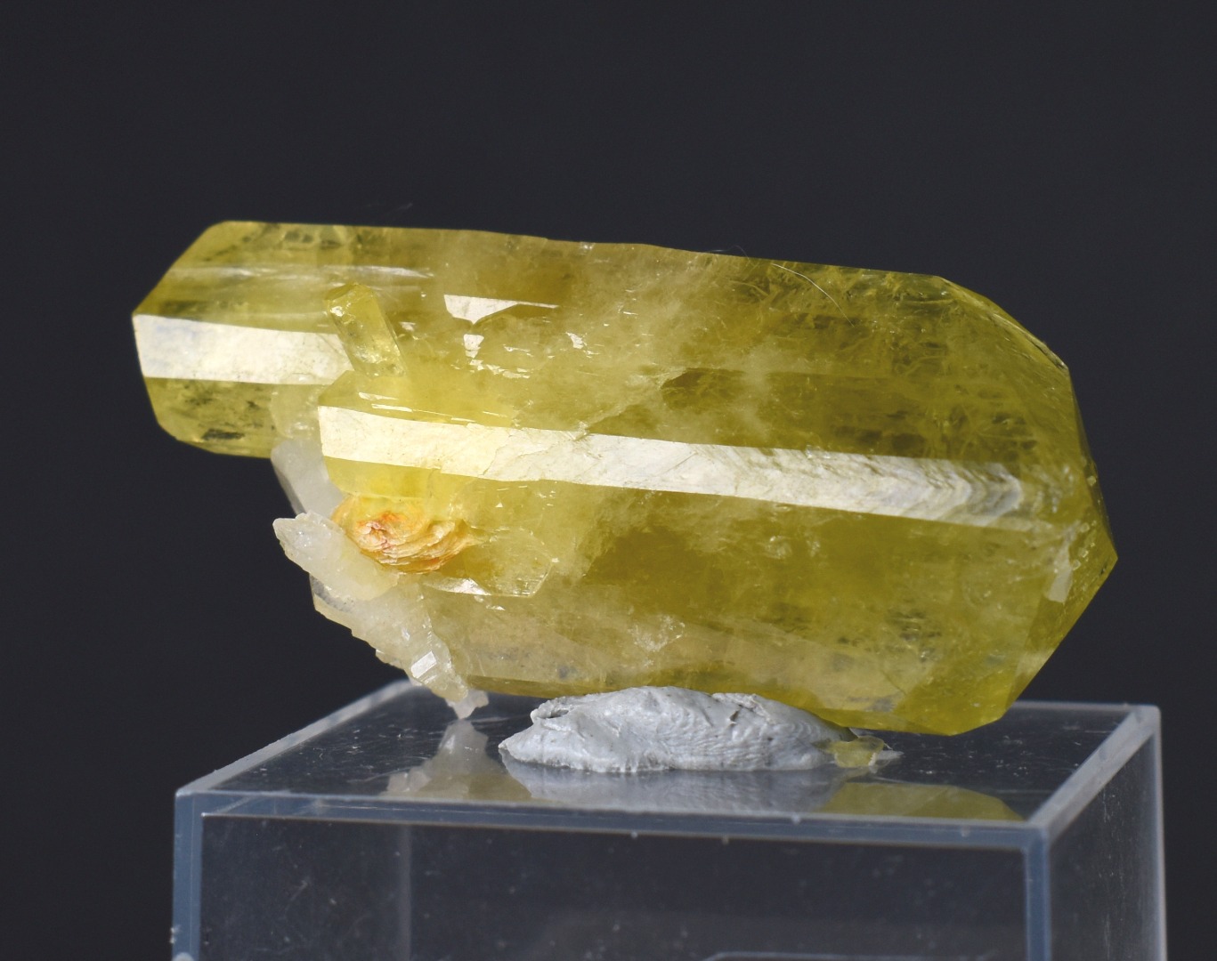 Brazilianite Crystal Cluster with Albite Feldspar - from Linopolis, Minas Gerais, Brazil, museum quality, 21g - Image 2