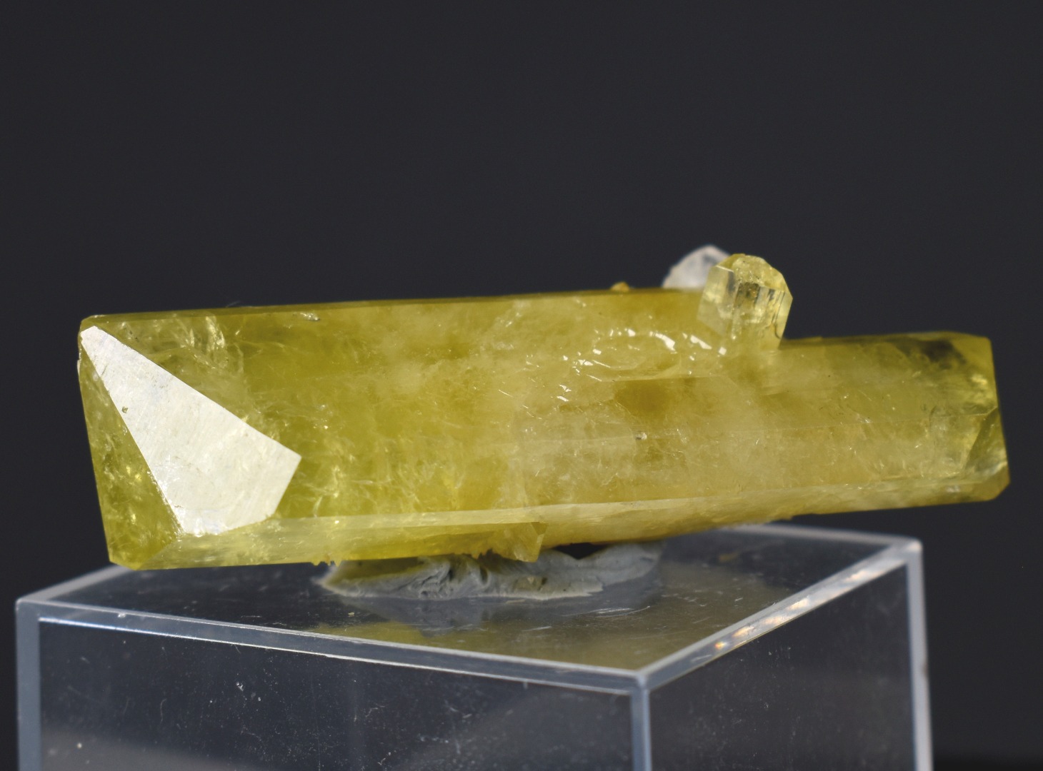 Brazilianite Crystal Cluster with Albite Feldspar - from Linopolis, Minas Gerais, Brazil, museum quality, 21g - Image 6