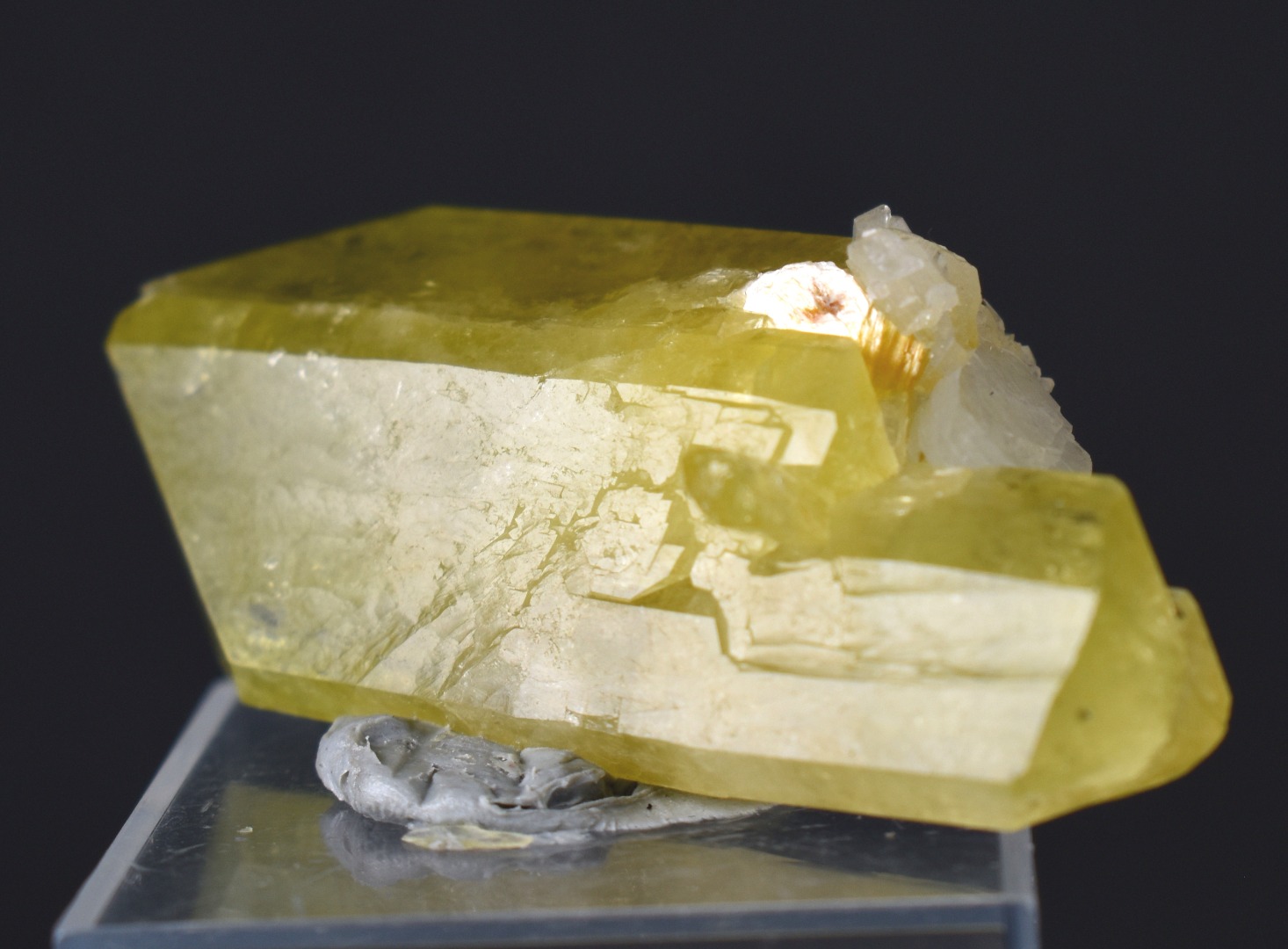 Brazilianite Crystal Cluster with Albite Feldspar - from Linopolis, Minas Gerais, Brazil, museum quality, 21g - Image 8