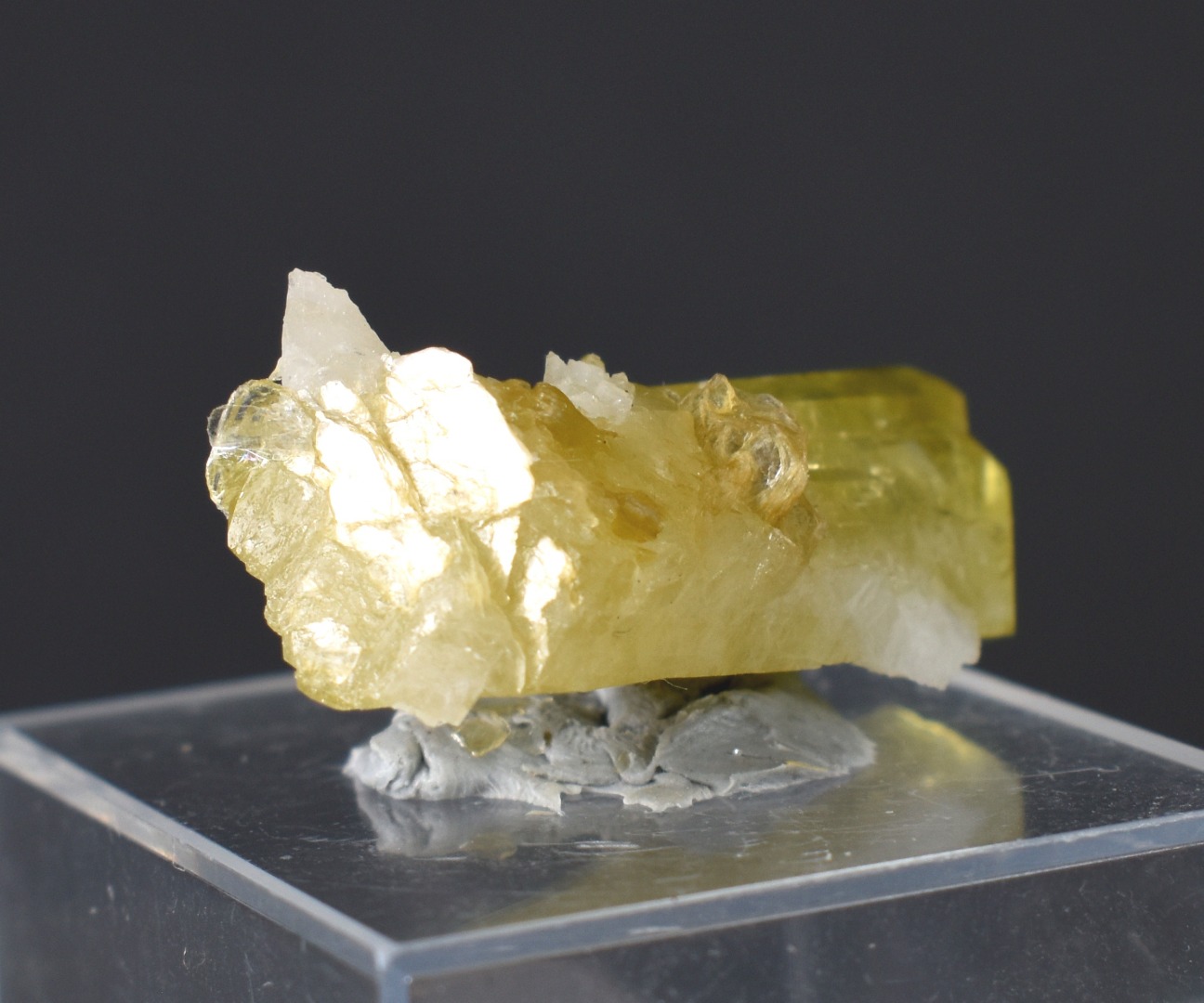 Brazilianite Crystal Cluster with Albite & Muscovite - from Linopolis, Minas Gerais, Brazil, museum quality, 7.8g - Image 7